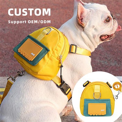 Batoh s postrojem pro psy